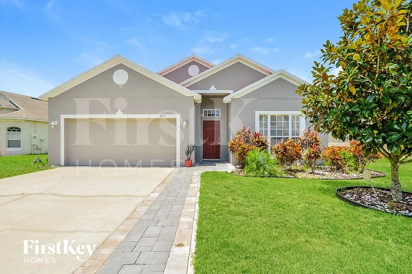 4810 Waterside Pointe Cir