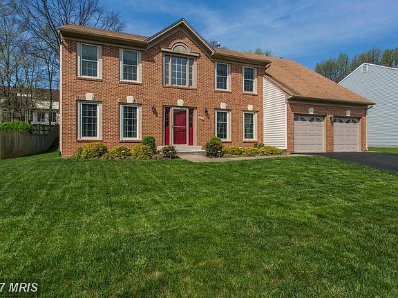 3rd image of 4438 Woods Edge Ct