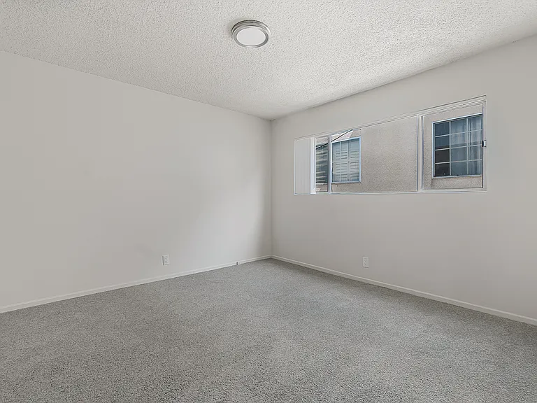 Molanda Palms Apartments — Photo 10