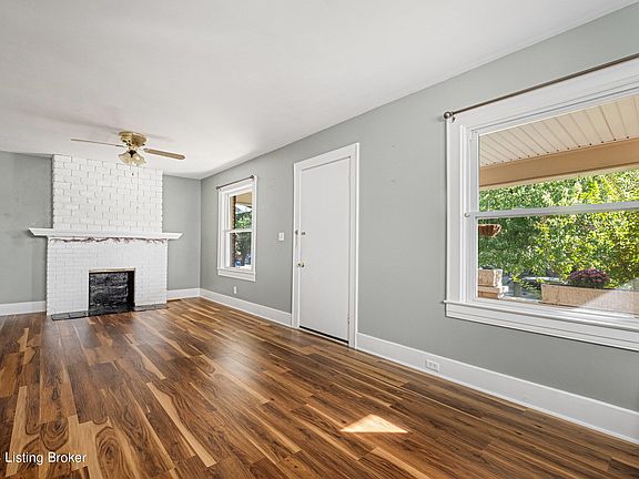 4th image of 2418 Emil Ave