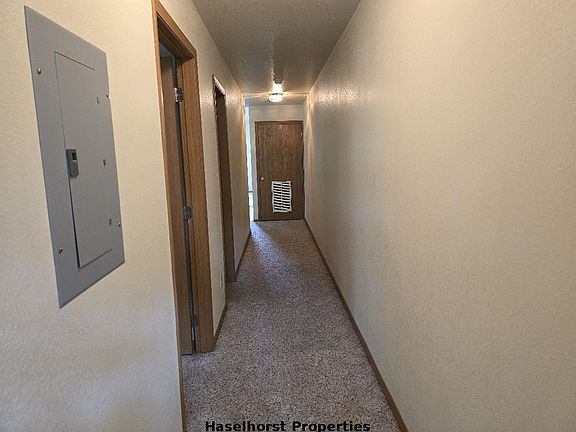 4th image of 605 E Grand St #C