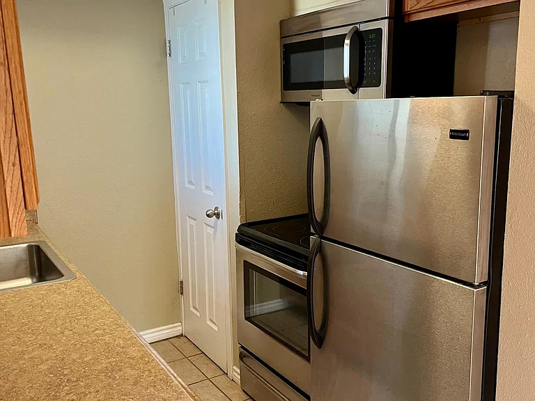 3105 S 1st St #101 — Photo 8