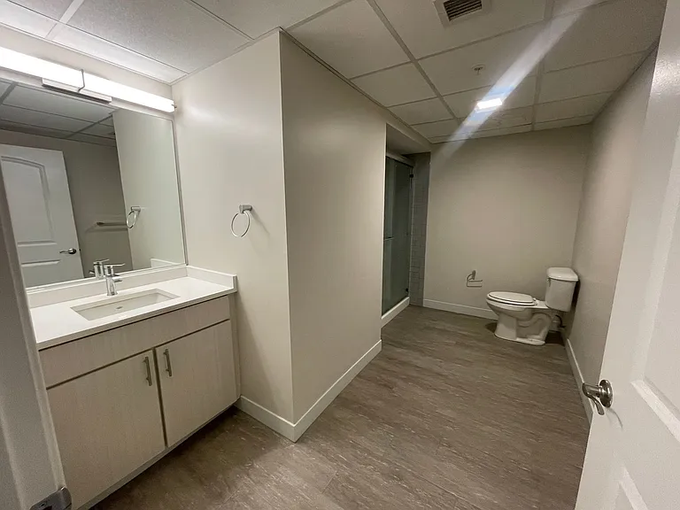 65 W Broad St — Photo 23