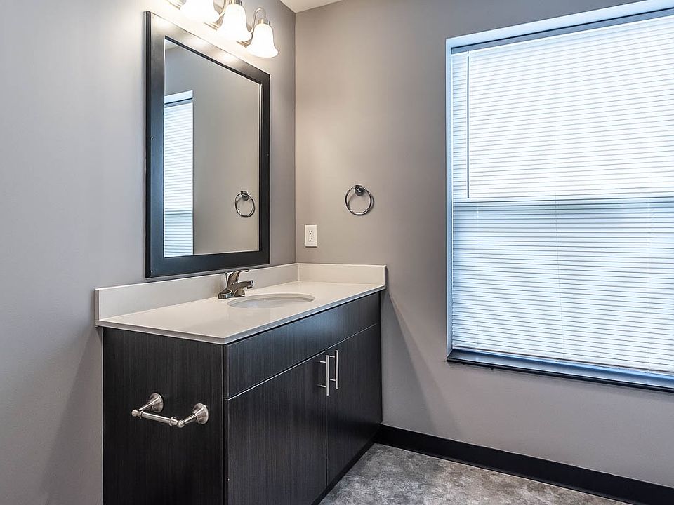 1st image of 619 N Morton St APT 202