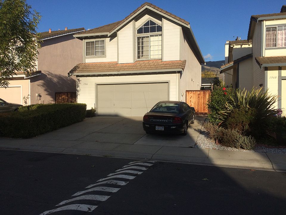 2nd image of 1966 Linden Ln