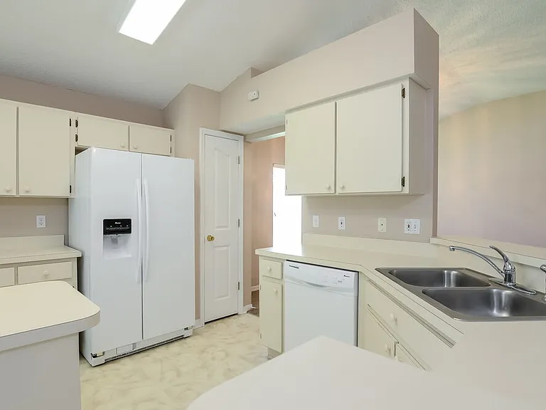 1711 Scotch Pine Dr — Photo 7