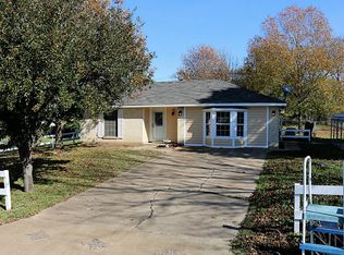 412 Park Hill Dr, Madisonville, TX 77864