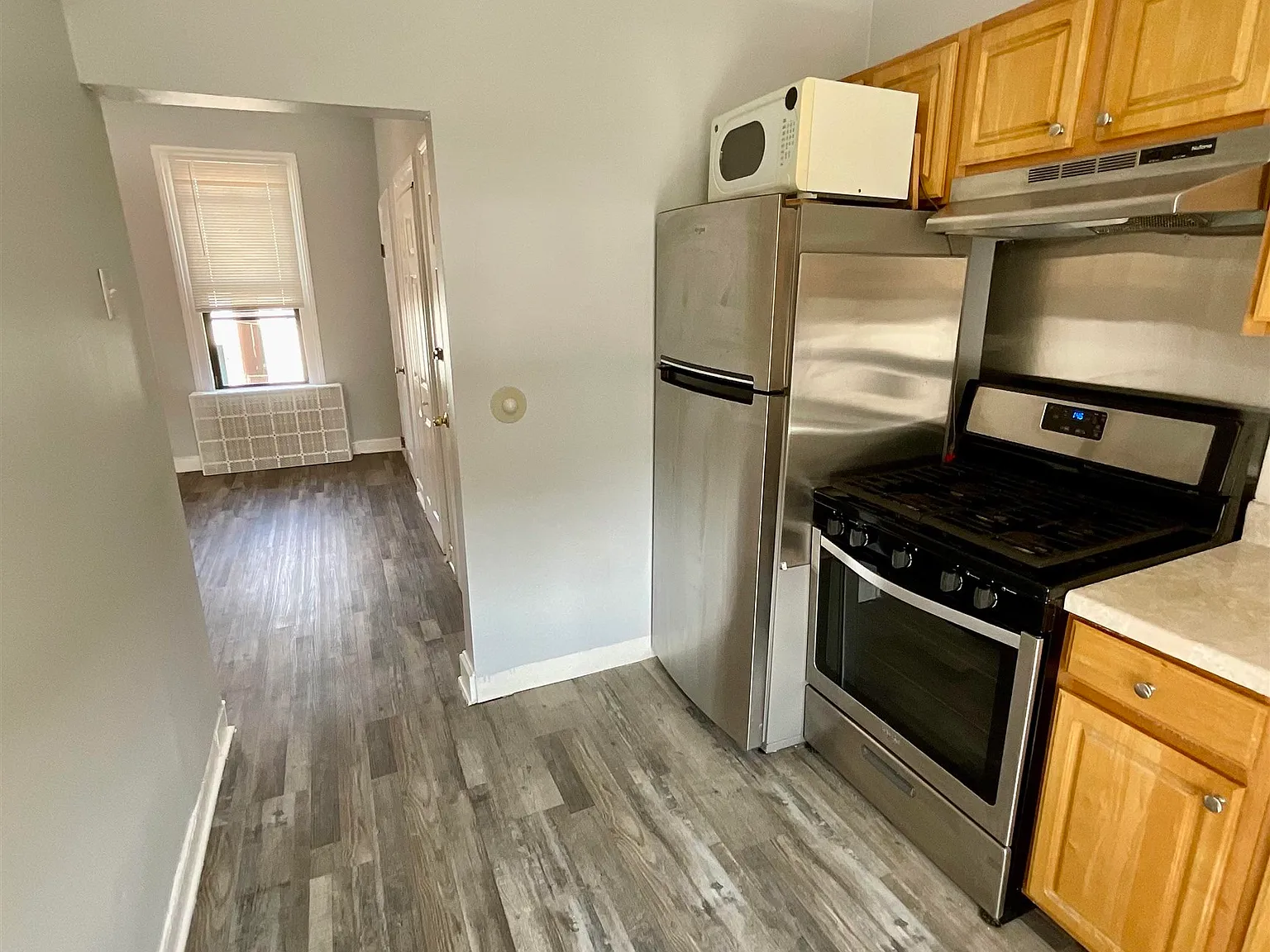 Studio, 1.0 bath, $1,700 — Photo 4