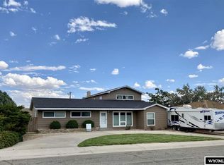 1615 Montana St, Rawlins, WY 82301