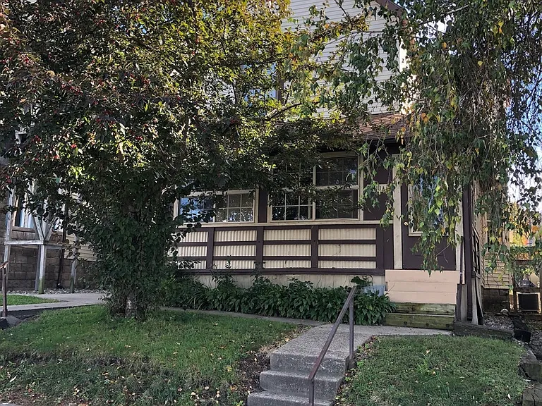 1111 Main St #A — Photo 1
