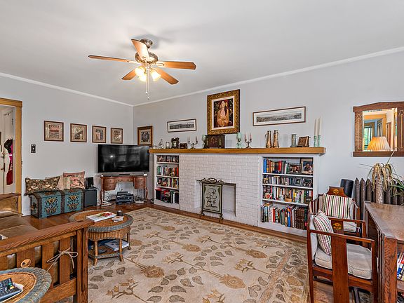 5th image of 2836 N Cambridge Ave #3