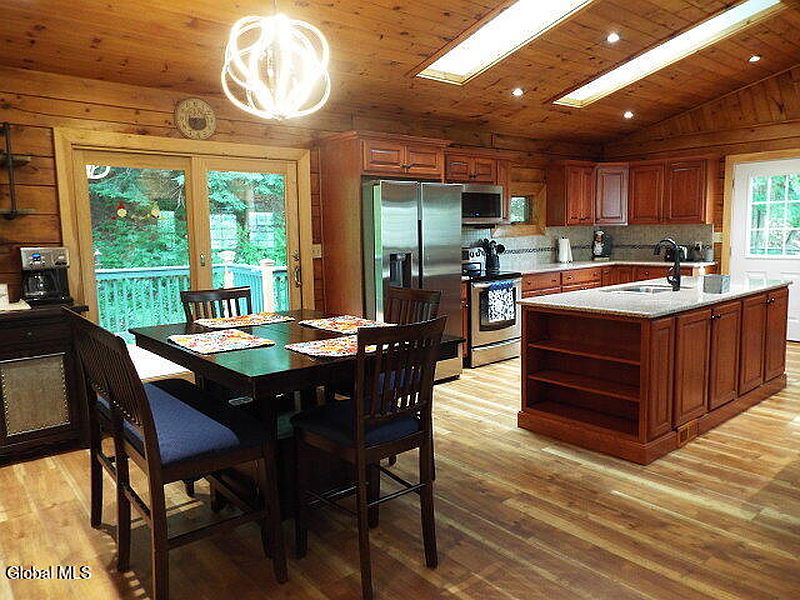 3rd image of 508 Cornish Hill Road