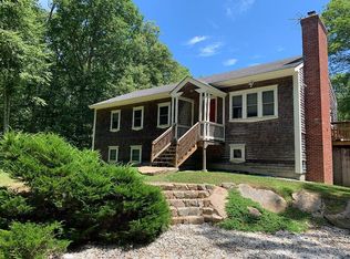 160 Elk Dr, Tiverton, RI 02878