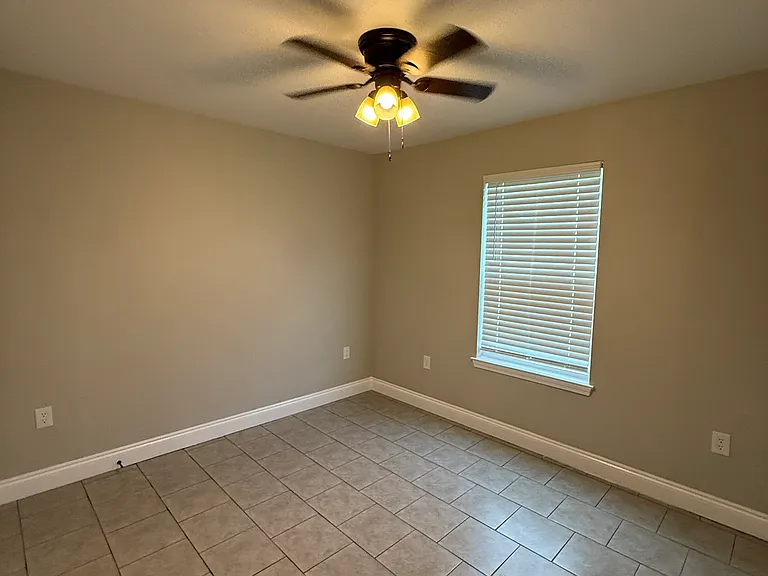 24672 Chestnut St — Photo 10