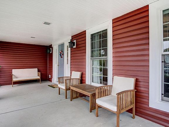 4th image of 3357 Paradise Ave