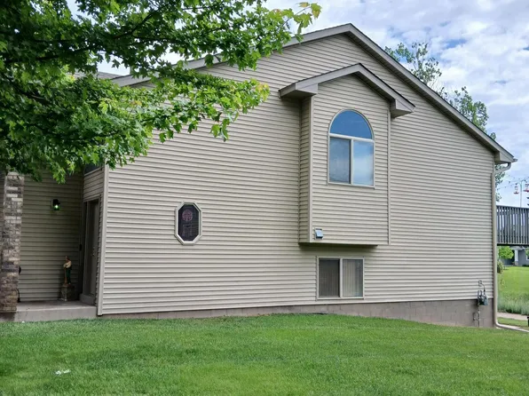 9180 Orchard Cir, Monticello, MN 55362