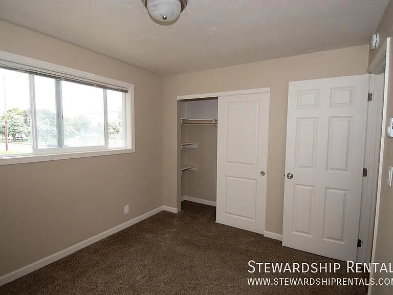 880 W 6th Ave #8 — Photo 8