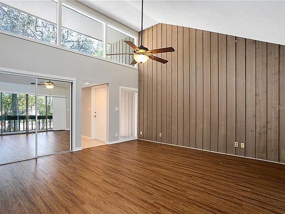 5th image of 218 Crown Oaks Way