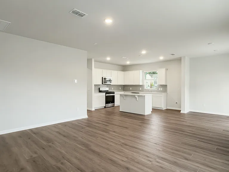 725 Meadowbrook Ln — Photo 11