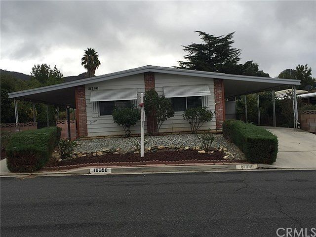 low maintenance front yard