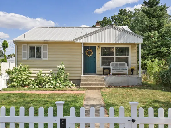 1718 N Smith St, Spokane, WA 99207