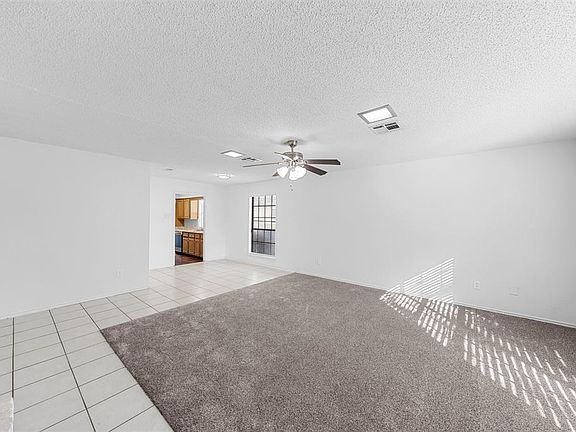 5th image of 300 Mill Creek Cir #4