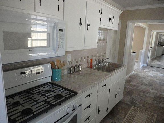 2nd image of 1421 Drexel Dr