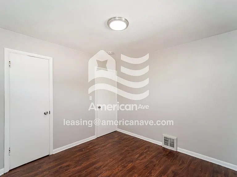 1323339_012_wm_-_bedroom_13133179.jpg