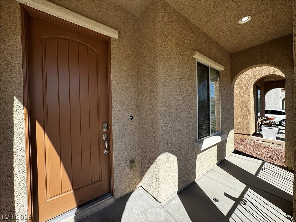 3 bed, 2.5 bath, 2907 sqft, $2,600 — Photo 2