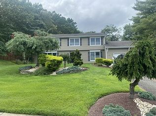 6 Patricia Pl, Monroe Township, NJ 08831
