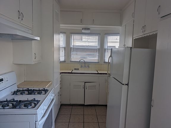 3rd image of 1123 E Palmer Ave APT B