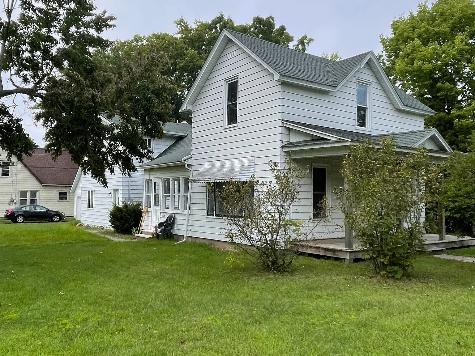 6 bed, $2,025 — Photo 1