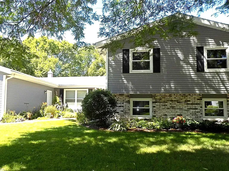 2030 Adderbury Ln — Photo 1