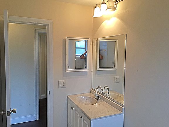5th image of 9210 NW 31st Pl