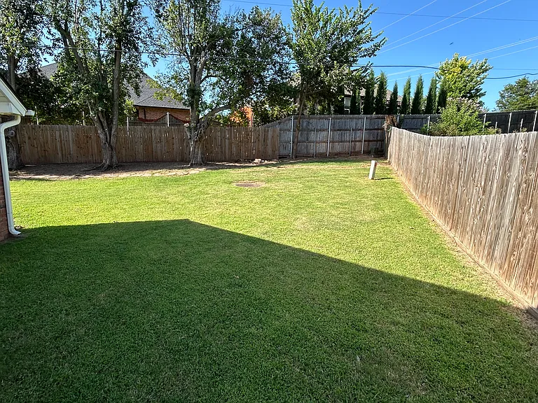 4801 Winston Dr — Photo 13