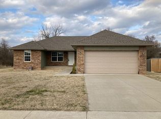 2855 W Setting Sun Dr, Springfield, MO 65807
