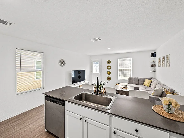 7634 Chancery Gate — Photo 10