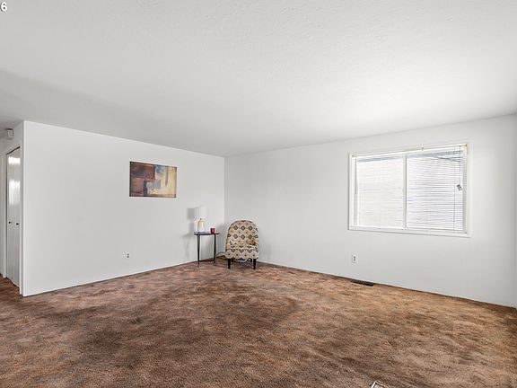 4th image of 235 W Highland Ave