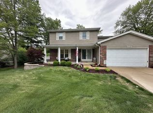 540 Charoak Dr, Ballwin, MO 63021