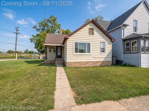 338 Goddard St, Wyandotte, MI 48192