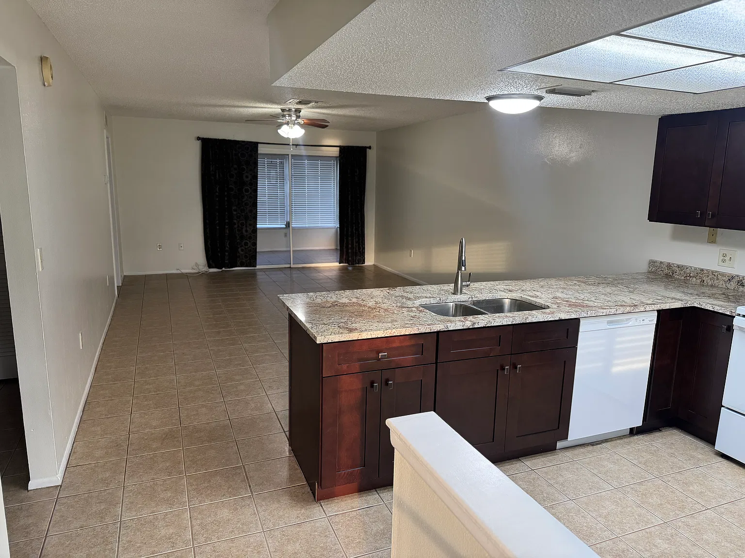 2 bed, 1300 sqft, $1,850 — Photo 3