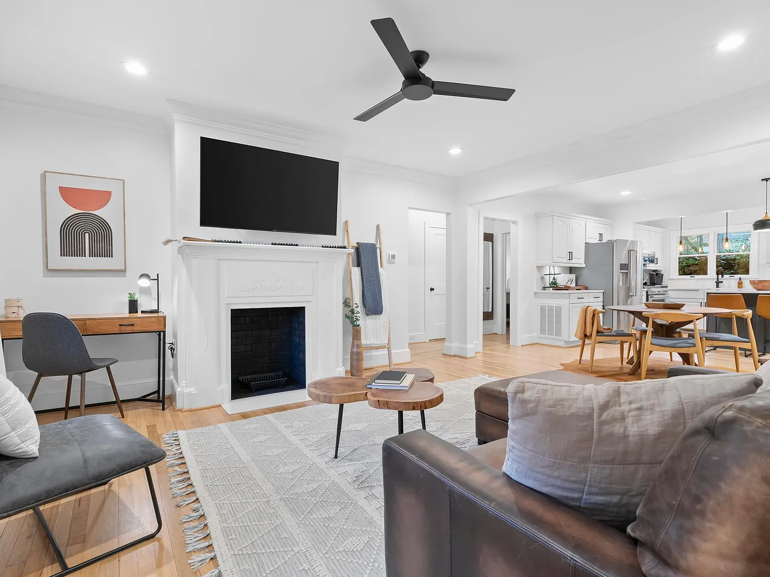 2 bed, $2,900 — Photo 1