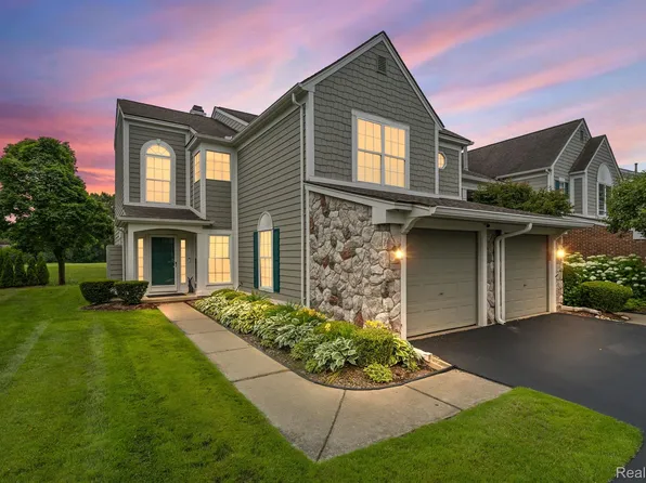 2065 Eagle Pointe, Bloomfield Hills, MI 48304