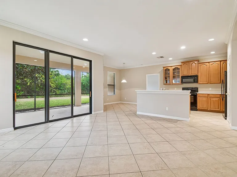 127 Silver Falls Dr — Photo 7