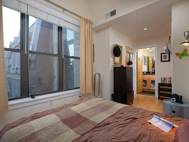 2nd bedroom