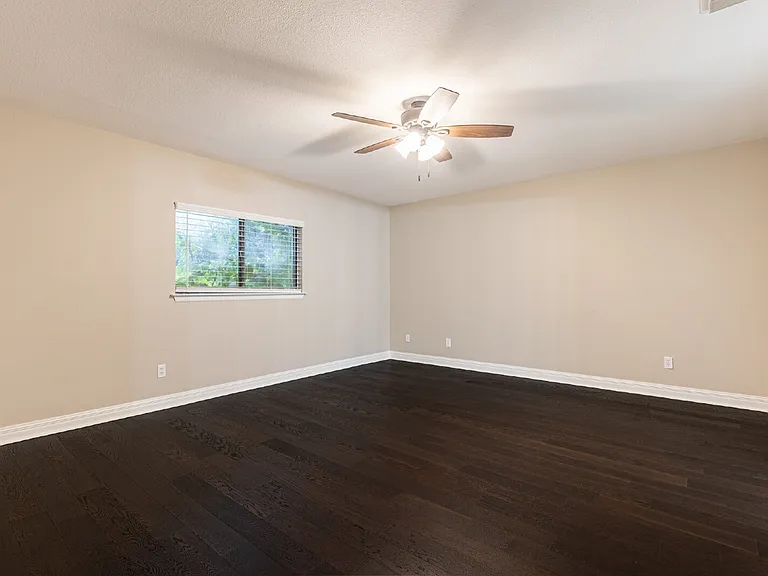 21514 Longwood — Photo 22