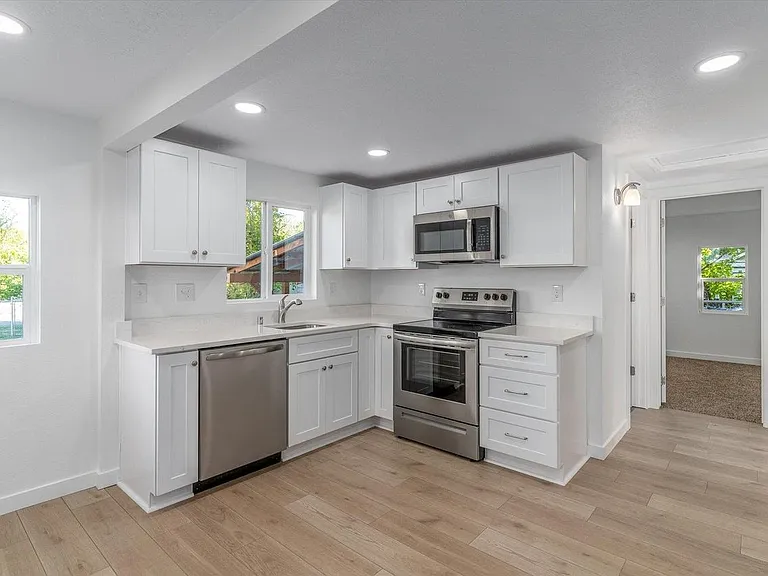 8801 E Frederick Ave — Photo 8