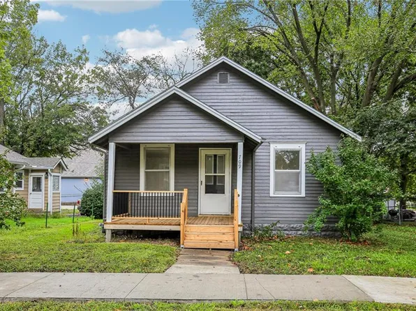 709 S Tremont Ave, Ottawa, KS 66067