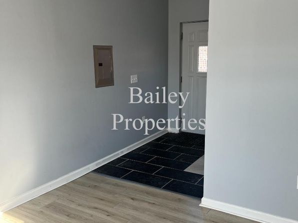 952 S Floyd St UNIT 102