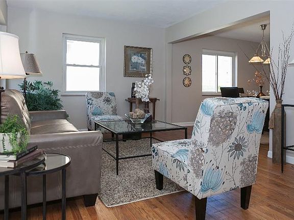 3rd image of 3760 Meadowview Dr